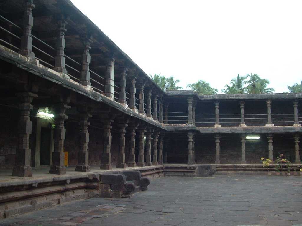Sri Chalukya Kumararama Bhimeswara Swamy Temple